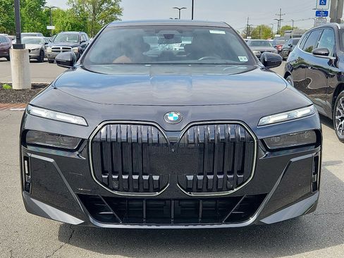 Certified 2024 BMW 760i xDrive w/ Executive Package AWD/4WD image 2