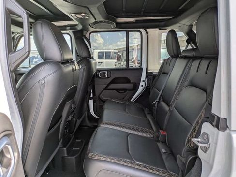 Used 2021 Jeep Wrangler Unlimited Sahara AWD/4WD image 13