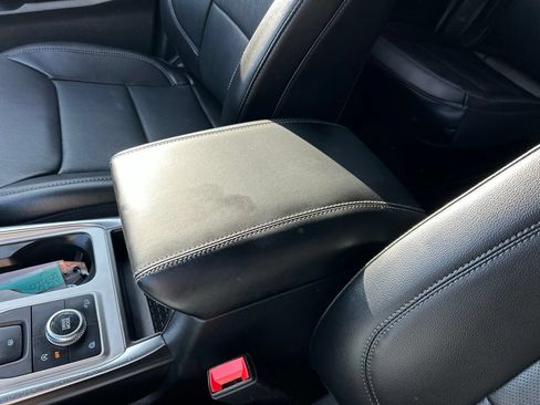 Used 2024 Ford Explorer Limited w/ Limited Technology Package AWD/4WD image 28
