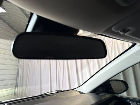 Used 2018 Toyota Corolla LE FWD image 24