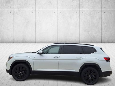 New 2026 Volkswagen Atlas SE image 2