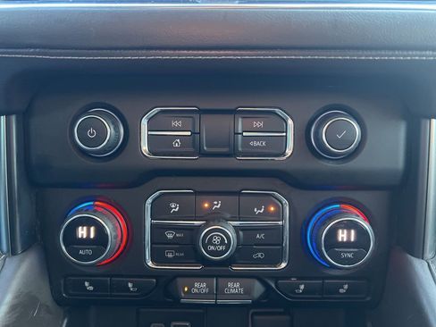 Used 2021 Chevrolet Tahoe LT image 24