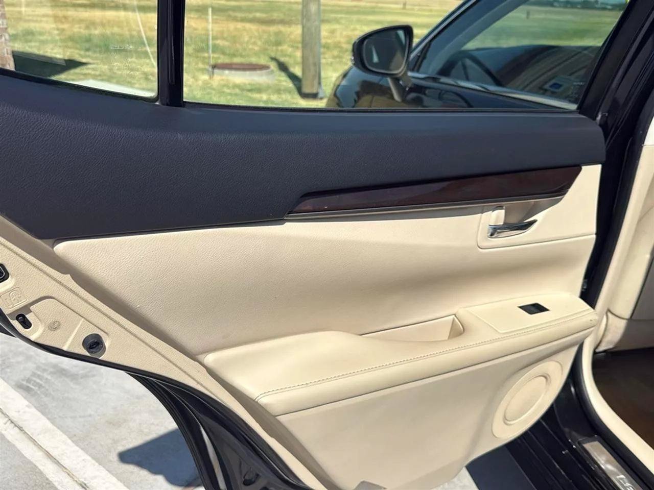 Used 2014 Lexus ES 350 w/ Premium Package FWD image 41