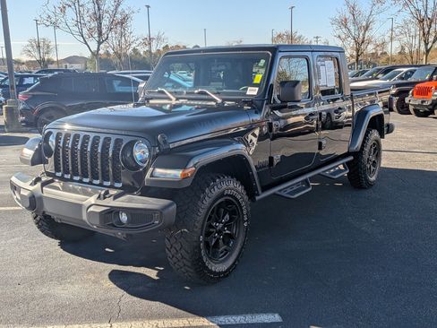 Used 2022 Jeep Gladiator Sport image 5