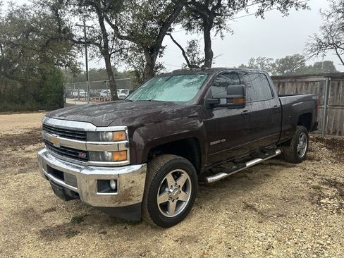 Used 2016 Chevrolet Silverado 2500 LT w/ LT Convenience Package image 3