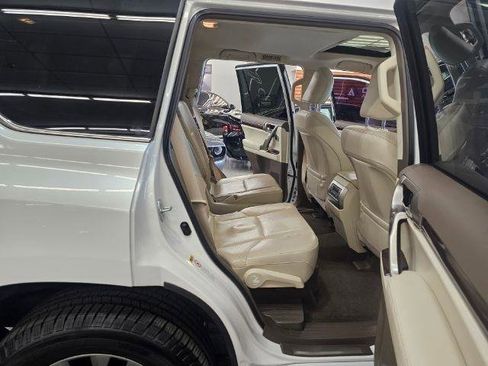 Used 2019 Lexus GX 460 Luxury AWD/4WD image 34