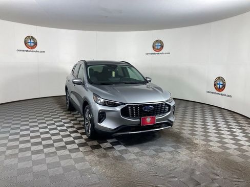 Used 2024 Ford Escape Platinum image 19