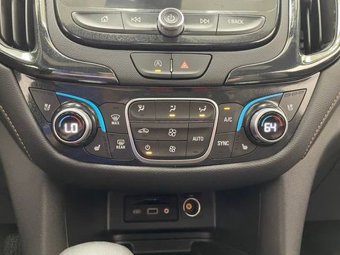 Used 2024 Chevrolet Equinox Premier AWD/4WD image 6