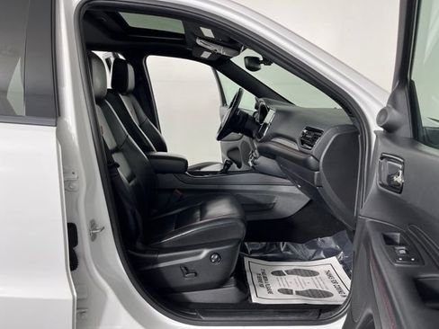 Used 2024 Dodge Durango GT RWD image 42