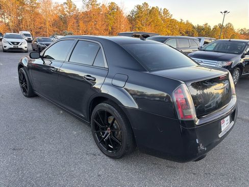 Used 2014 Chrysler 300 C image 6