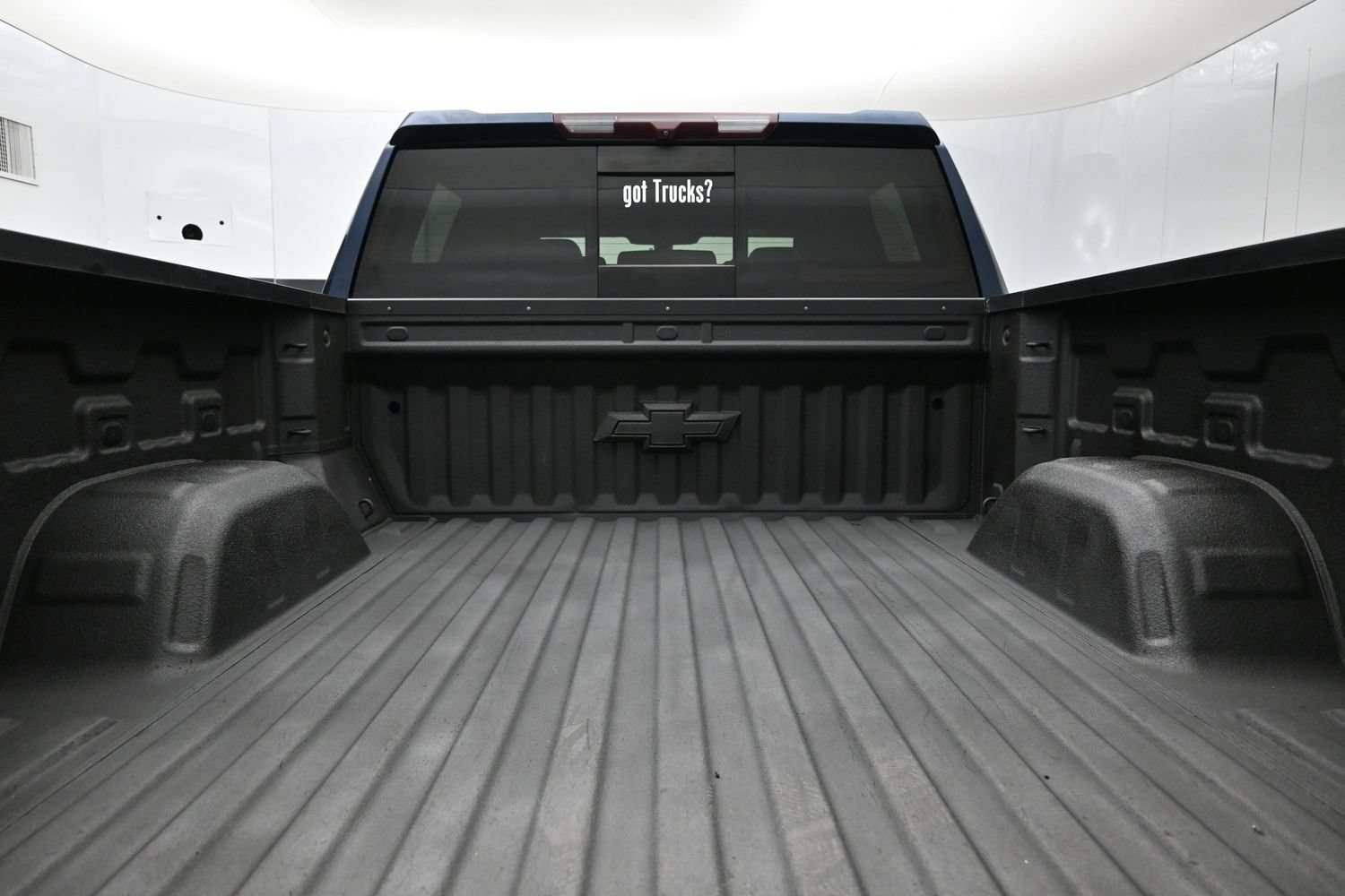 Used 2022 Chevrolet Silverado 1500 LT Trail Boss w/ Convenience Package II AWD/4WD image 7