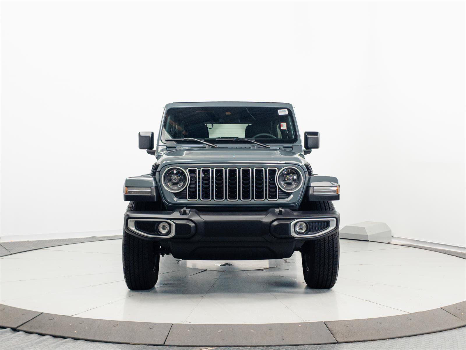 Used 2024 Jeep Wrangler Unlimited Sahara w/ Safety Group AWD/4WD image 2