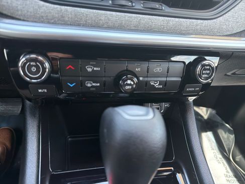 Used 2025 Jeep Compass Sport AWD/4WD image 26