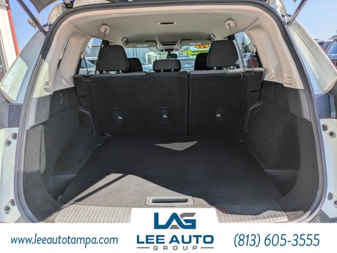 Used 2021 Nissan Rogue SV image 12