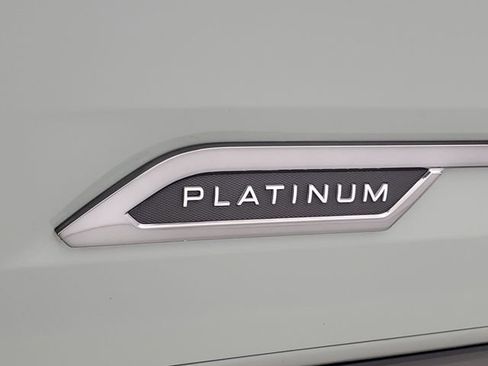 Used 2025 Toyota Sequoia Platinum AWD/4WD image 8