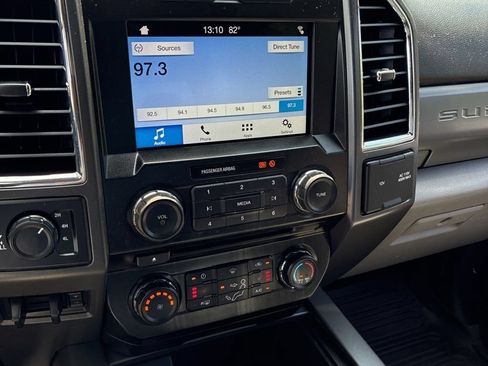 Used 2017 Ford F250 XLT w/ XLT Premium Package AWD/4WD image 8