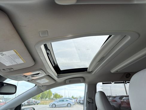 Used 2019 Toyota Sienna XLE Premium AWD/4WD image 28