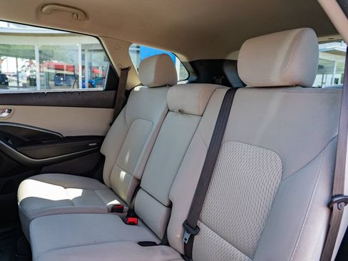 Used 2018 Hyundai Santa Fe SE AWD/4WD image 25