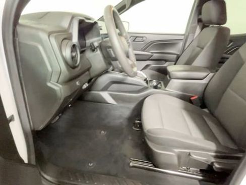 Used 2025 Chevrolet Colorado Trail Boss AWD/4WD image 20