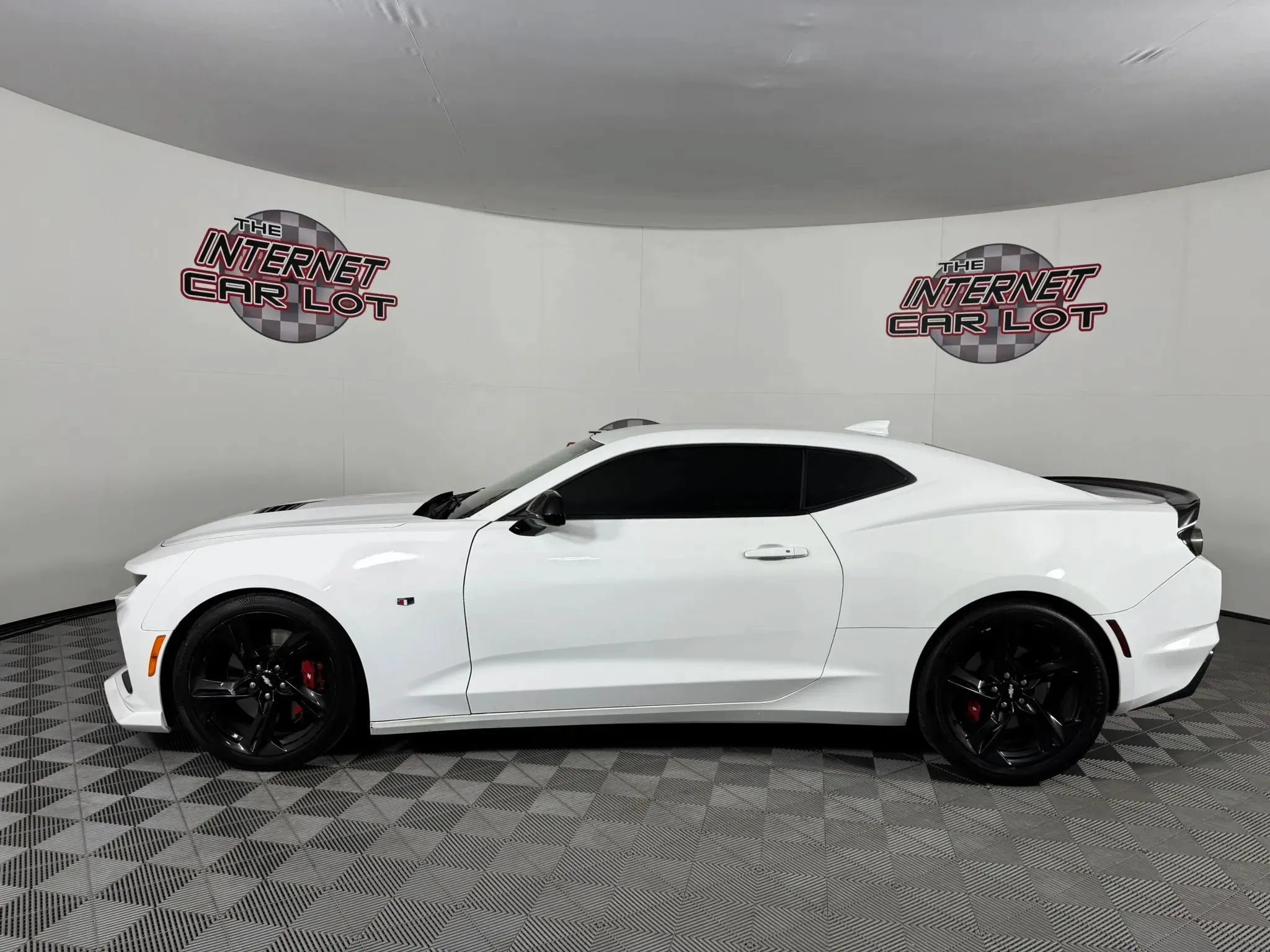 Used 2022 Chevrolet Camaro SS RWD image 4