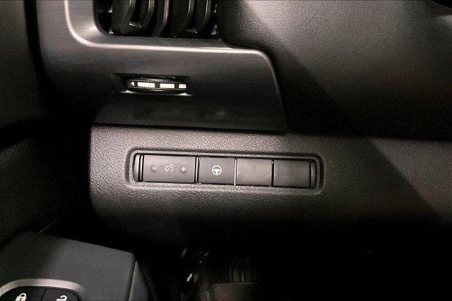 Used 2023 Nissan Pathfinder Rock Creek AWD/4WD image 38