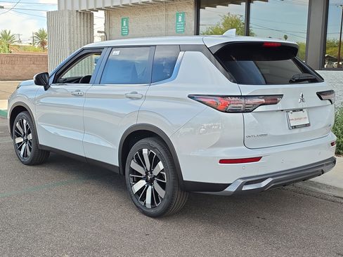 New 2026 Mitsubishi Outlander SE FWD image 5