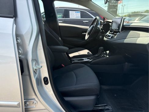 Used 2020 Toyota Corolla LE FWD image 16