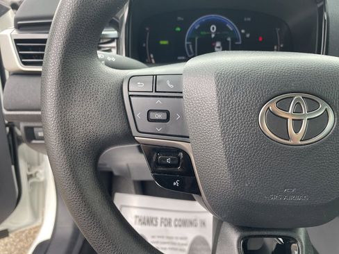 Used 2025 Toyota Camry LE image 14