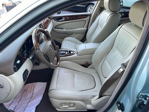 Used 2007 Jaguar XJ8 L RWD image 6