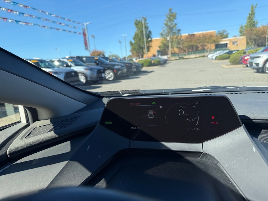 Used 2025 Toyota Prius XLE AWD/4WD image 21