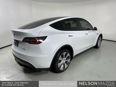 Used 2021 Tesla Model Y Long Range image 8