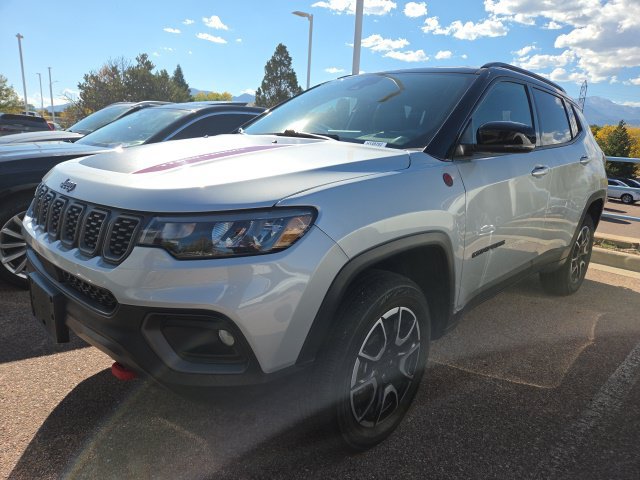 Used 2024 Jeep Compass Trailhawk AWD/4WD image 2