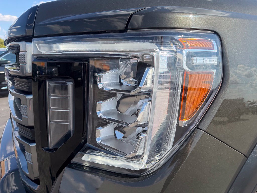 Used 2022 GMC Sierra 2500 AT4 w/ Driver Alert Package I AWD/4WD image 11