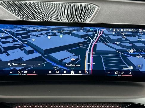 Used 2025 BMW 230i Coupe w/ Premium Package image 18