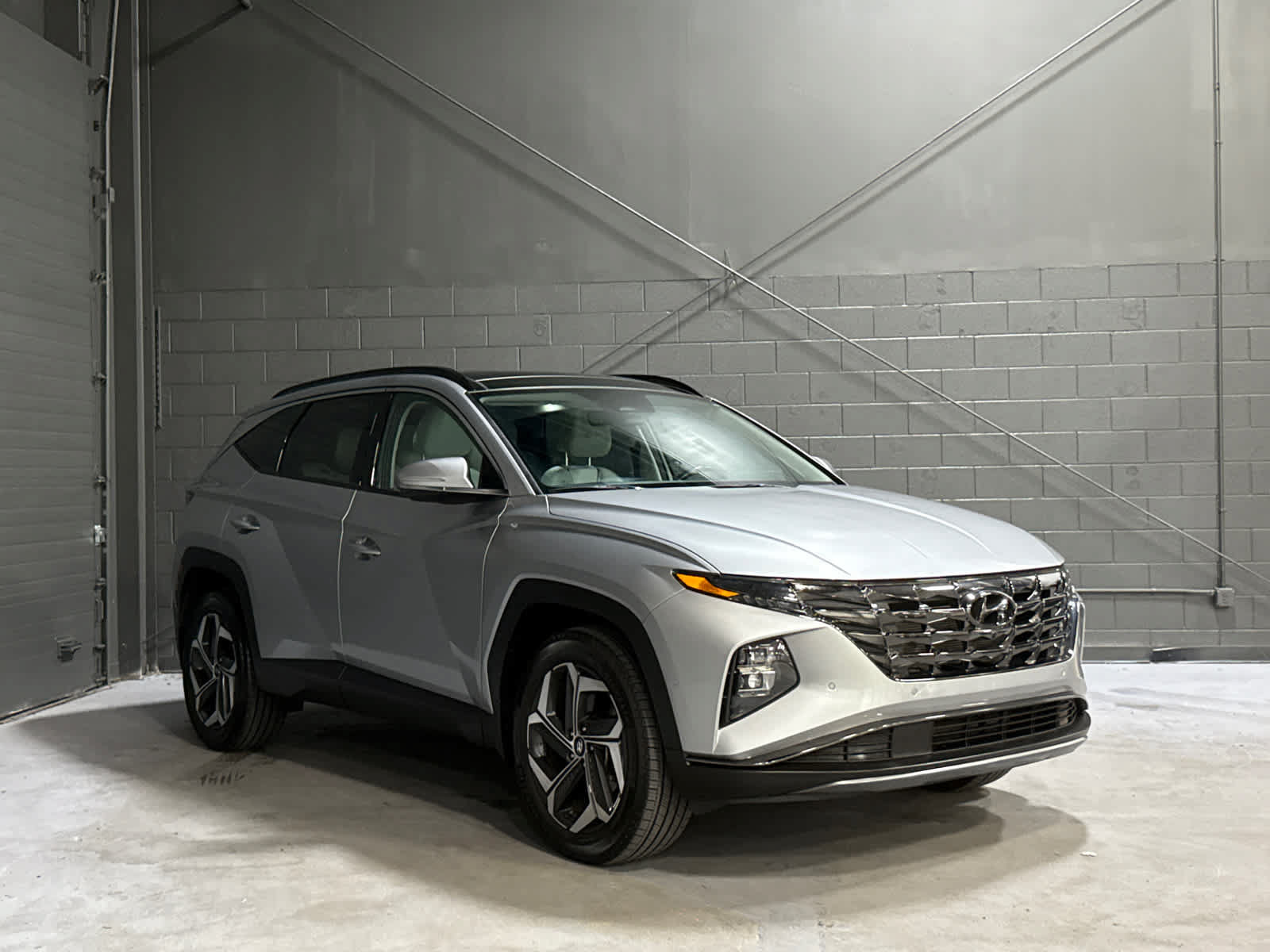 Used 2024 Hyundai Tucson Limited AWD/4WD image 1