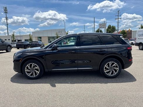 Used 2024 Lincoln Corsair AWD image 2