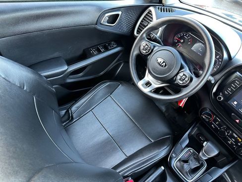 Used 2020 Kia Soul S FWD image 23