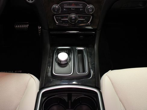 Used 2022 Chrysler 300 Touring L w/ Safetytec Plus Group AWD/4WD image 19
