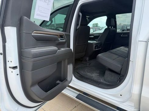 Used 2024 Chevrolet Silverado 1500 High Country w/ High Country Premium Package AWD/4WD image 18