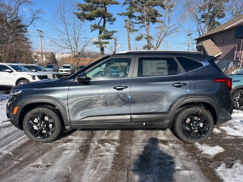 New 2026 Kia Seltos EX image 2