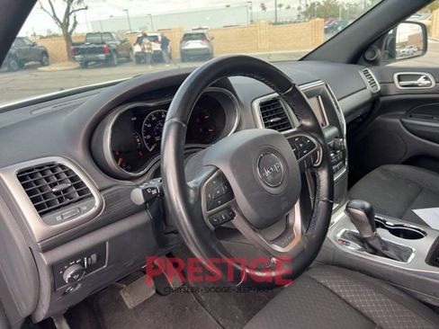 Used 2021 Jeep Grand Cherokee Laredo image 28