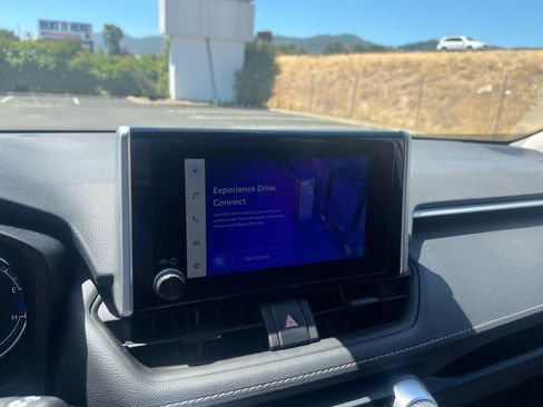 Certified 2025 Toyota RAV4 LE AWD/4WD image 17