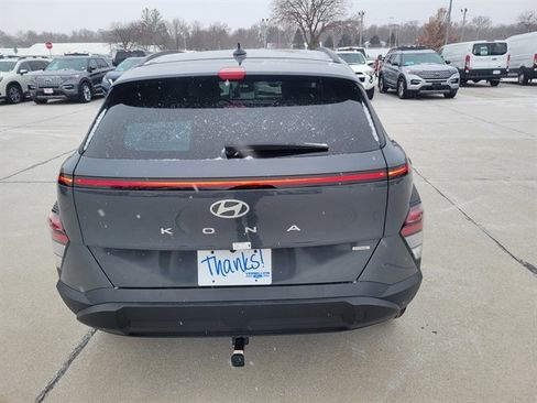Used 2025 Hyundai Kona SEL image 6