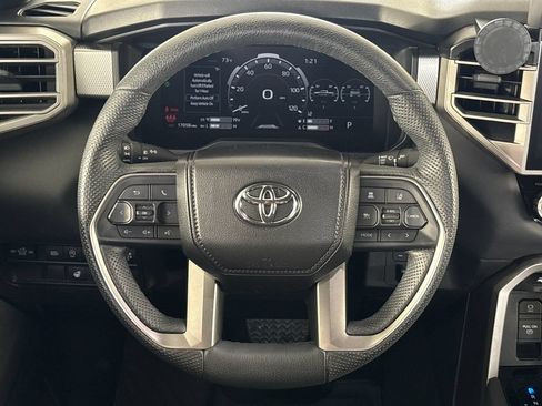 Used 2025 Toyota Tundra Limited AWD/4WD image 21