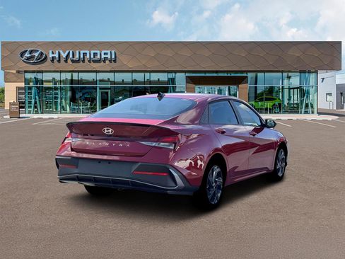 New 2026 Hyundai Elantra Sport image 7