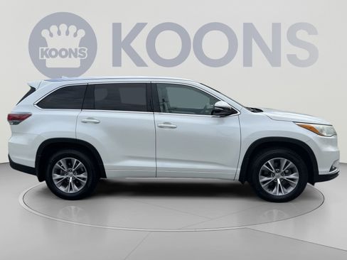Used 2015 Toyota Highlander XLE AWD/4WD image 8