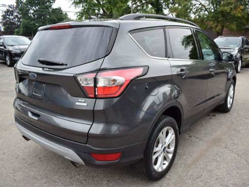 Used 2018 Ford Escape SE FWD image 6