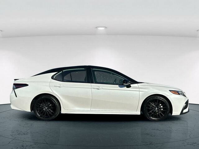 Used 2021 Toyota Camry XSE w/ Carpet Mat Package (TMS) FWD image 7