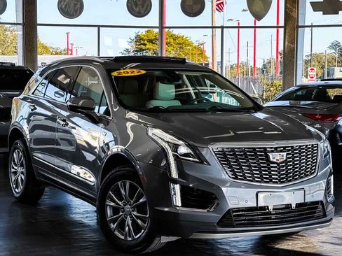 Used 2022 Cadillac XT5 Premium Luxury image 2