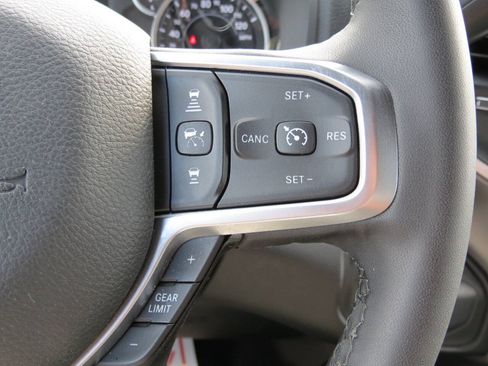 Used 2025 RAM 2500 Big Horn AWD/4WD image 17